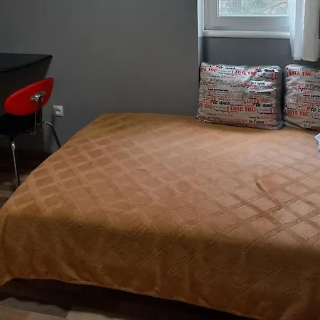 Gold Apartment