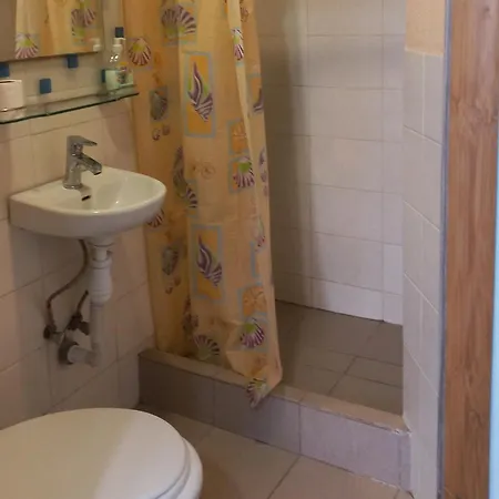Apartment Gold