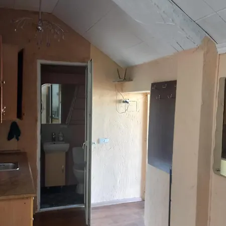 Apartment Gold